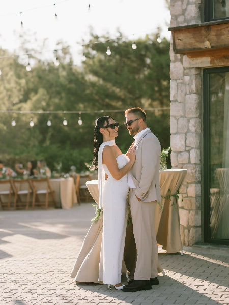 İnci ve Şal Detaylı Beyaz Elbise